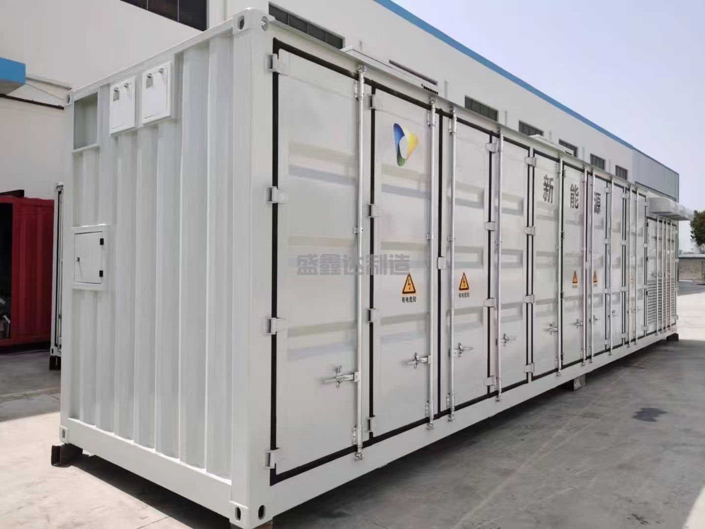 定制設(shè)備集裝箱的材料時,需要考慮哪些因素呢